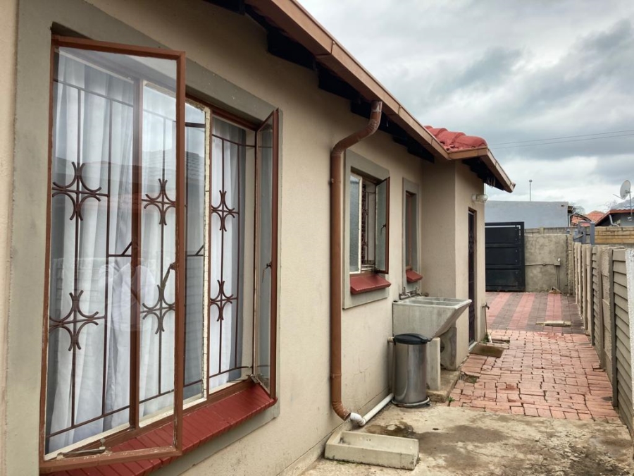 To Let 3 Bedroom Property for Rent in Nellmapius Gauteng
