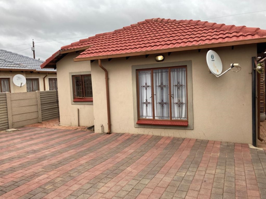 To Let 3 Bedroom Property for Rent in Nellmapius Gauteng
