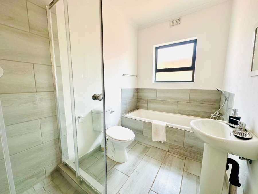 3 Bedroom Property for Sale in Albertsdal Gauteng