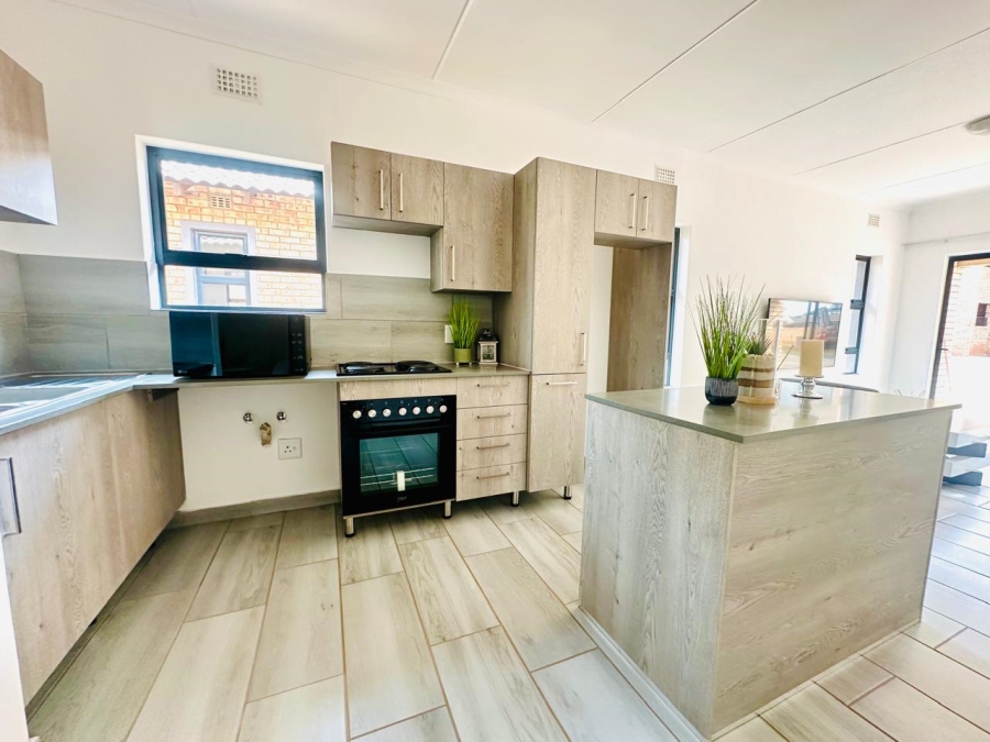 3 Bedroom Property for Sale in Albertsdal Gauteng
