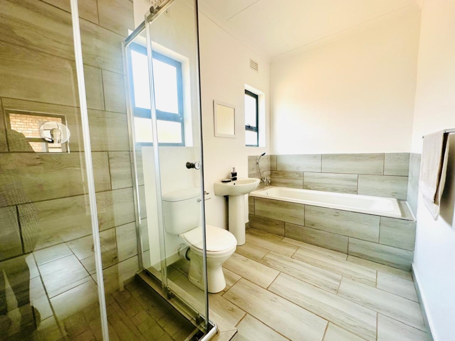 3 Bedroom Property for Sale in Albertsdal Gauteng