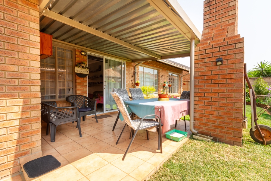 2 Bedroom Property for Sale in Willow Park Manor Gauteng