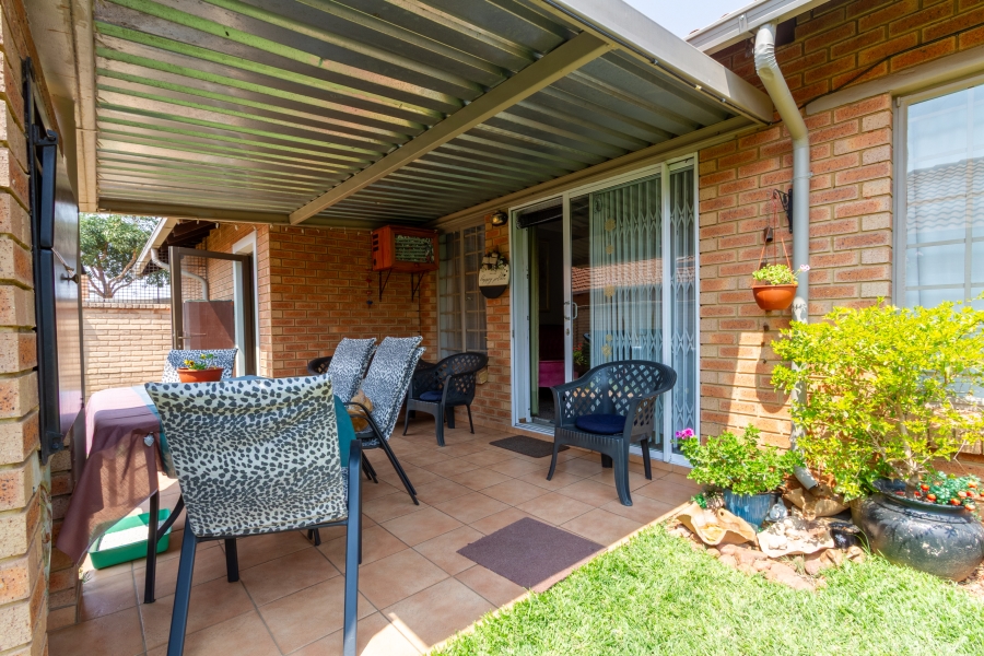 2 Bedroom Property for Sale in Willow Park Manor Gauteng