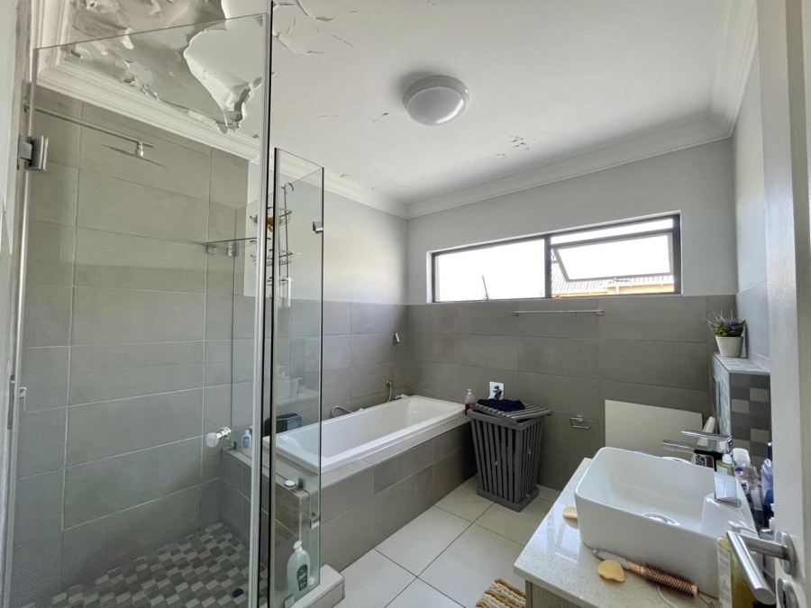 4 Bedroom Property for Sale in Olympus AH Gauteng