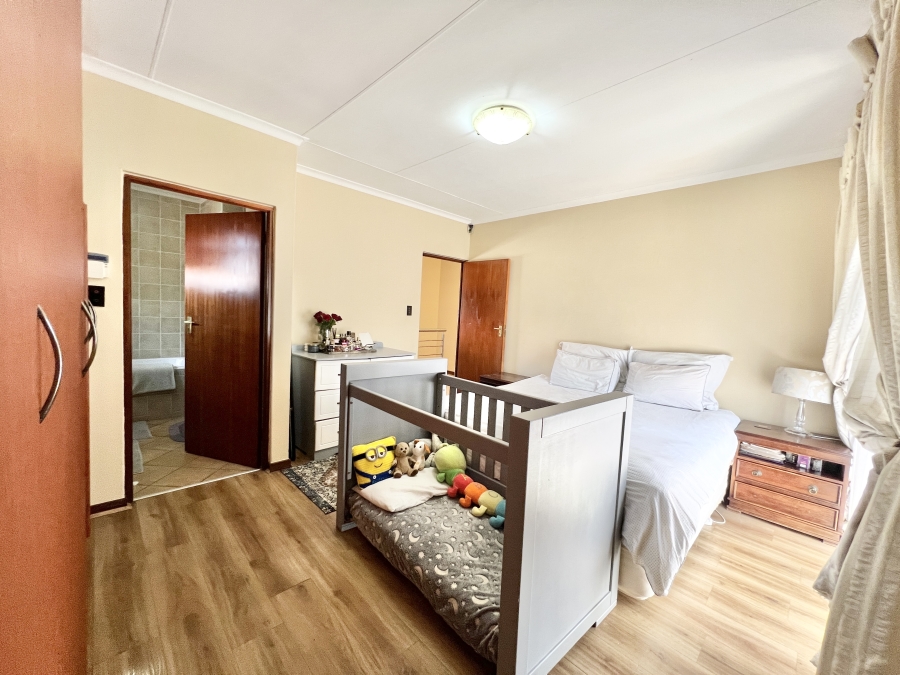 4 Bedroom Property for Sale in Country View Gauteng