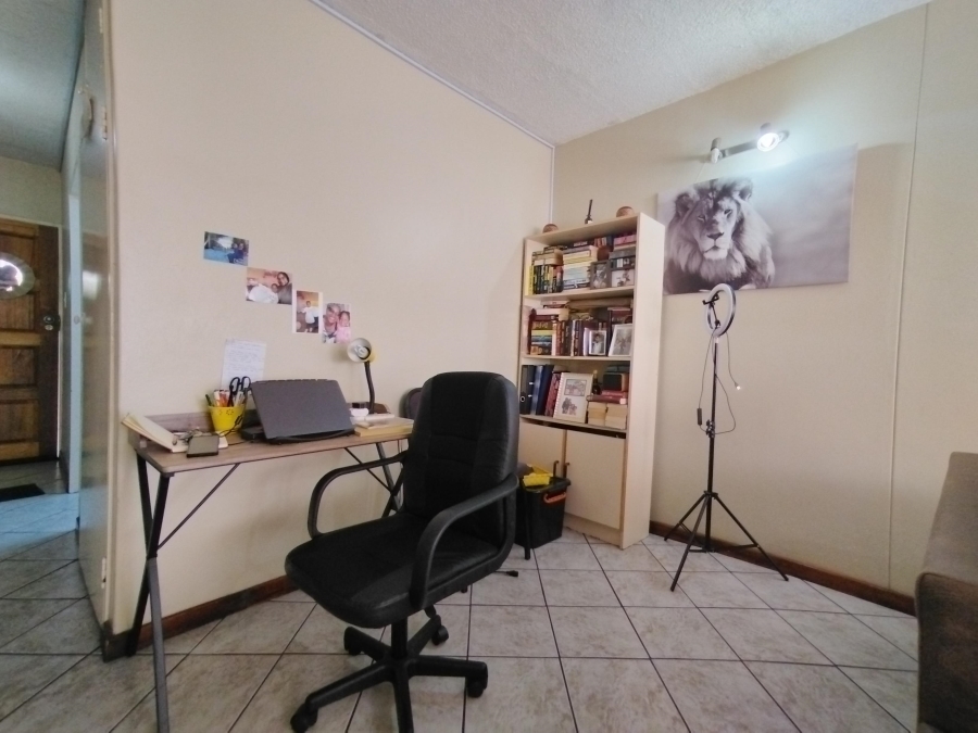 2 Bedroom Property for Sale in Wonderboom South Gauteng