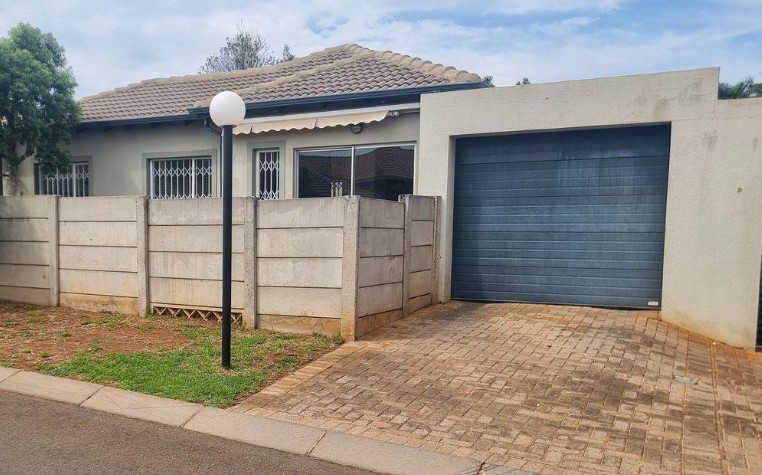 2 Bedroom Property for Sale in Amorosa Gauteng