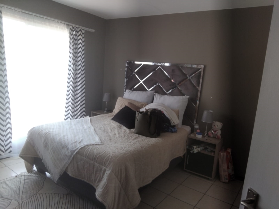2 Bedroom Property for Sale in Roodekrans Gauteng