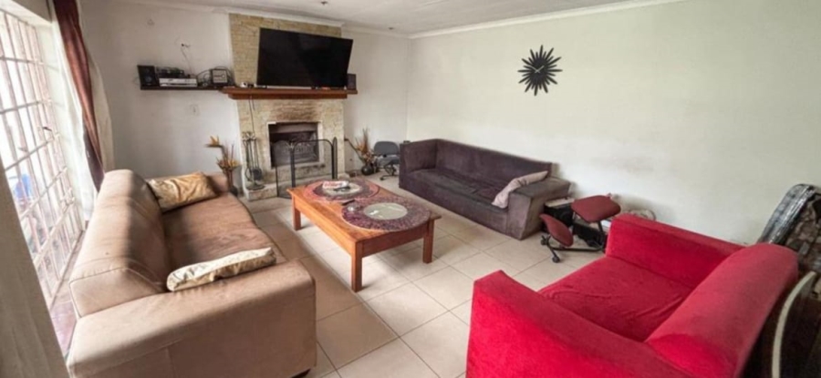 4 Bedroom Property for Sale in Glen Austin Gauteng