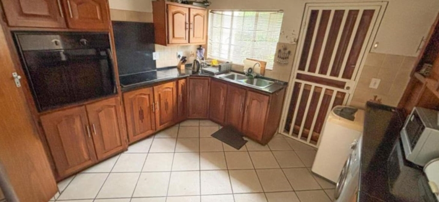 4 Bedroom Property for Sale in Glen Austin Gauteng