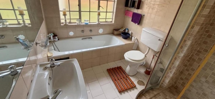 4 Bedroom Property for Sale in Glen Austin Gauteng