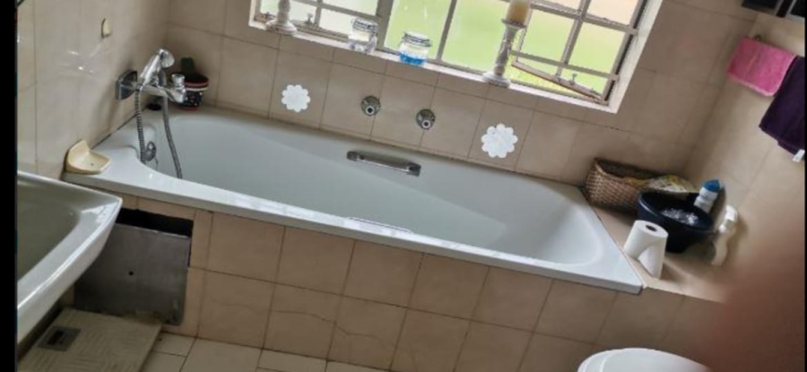 4 Bedroom Property for Sale in Glen Austin Gauteng