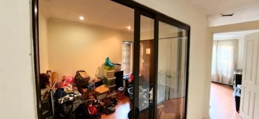 4 Bedroom Property for Sale in Glen Austin Gauteng