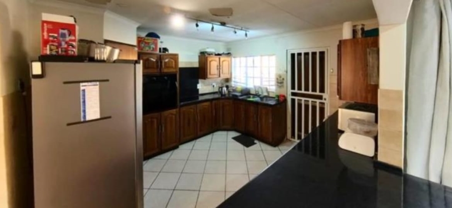 4 Bedroom Property for Sale in Glen Austin Gauteng