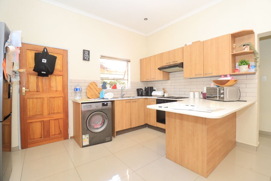 2 Bedroom Property for Sale in Noordheuwel Gauteng