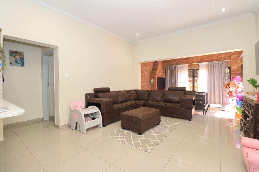 2 Bedroom Property for Sale in Noordheuwel Gauteng