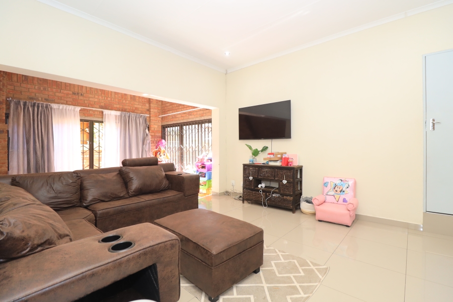 2 Bedroom Property for Sale in Noordheuwel Gauteng
