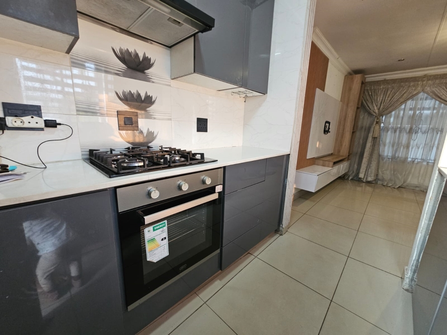 To Let 3 Bedroom Property for Rent in Danville Gauteng