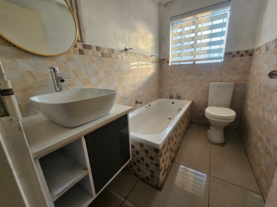 To Let 3 Bedroom Property for Rent in Danville Gauteng