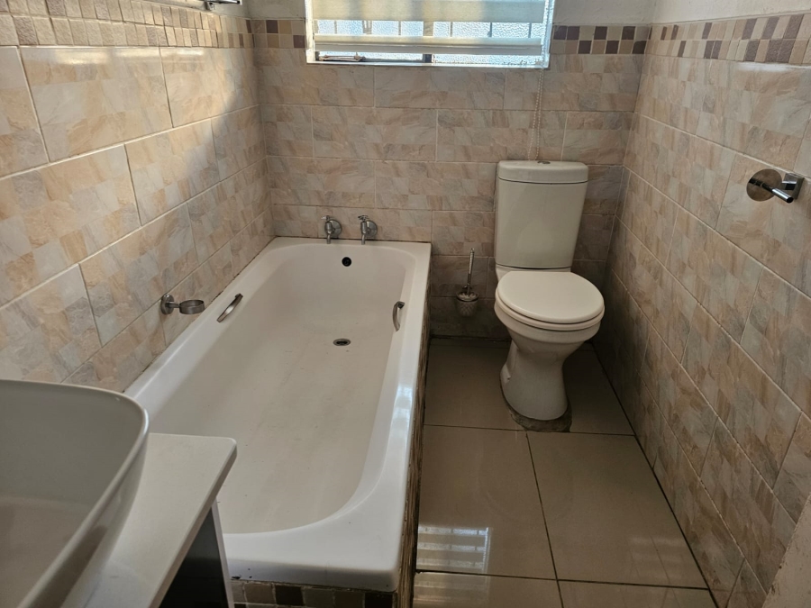 To Let 3 Bedroom Property for Rent in Danville Gauteng
