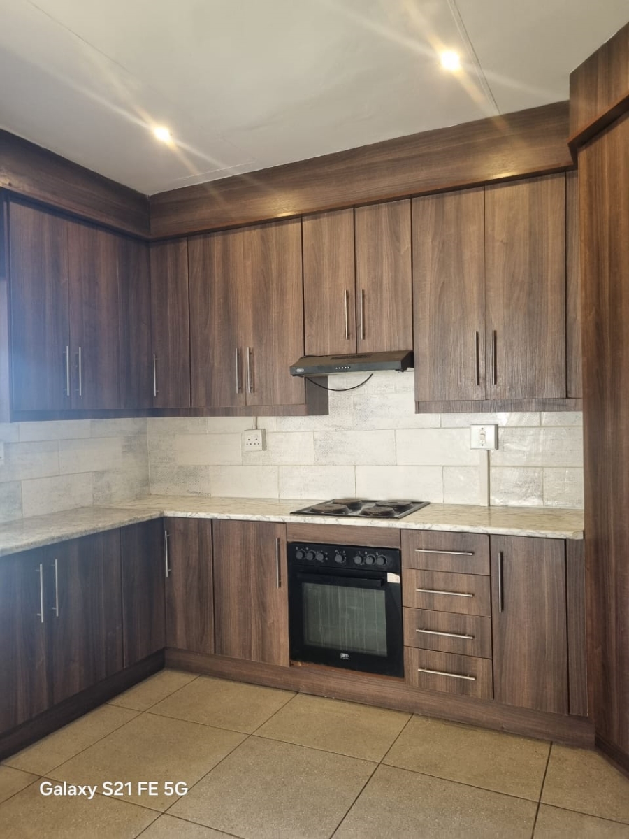 To Let 3 Bedroom Property for Rent in Kookrus Gauteng