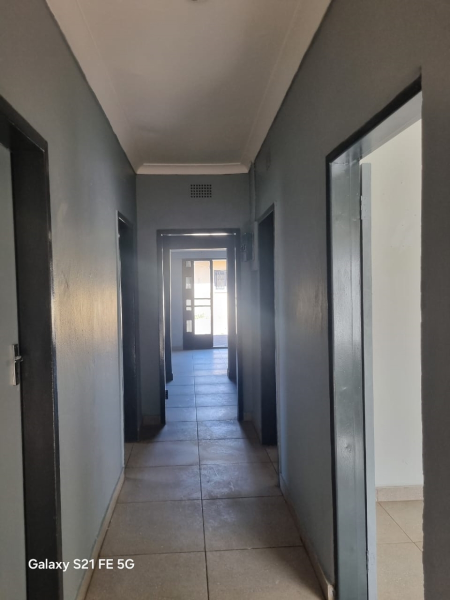 To Let 3 Bedroom Property for Rent in Kookrus Gauteng