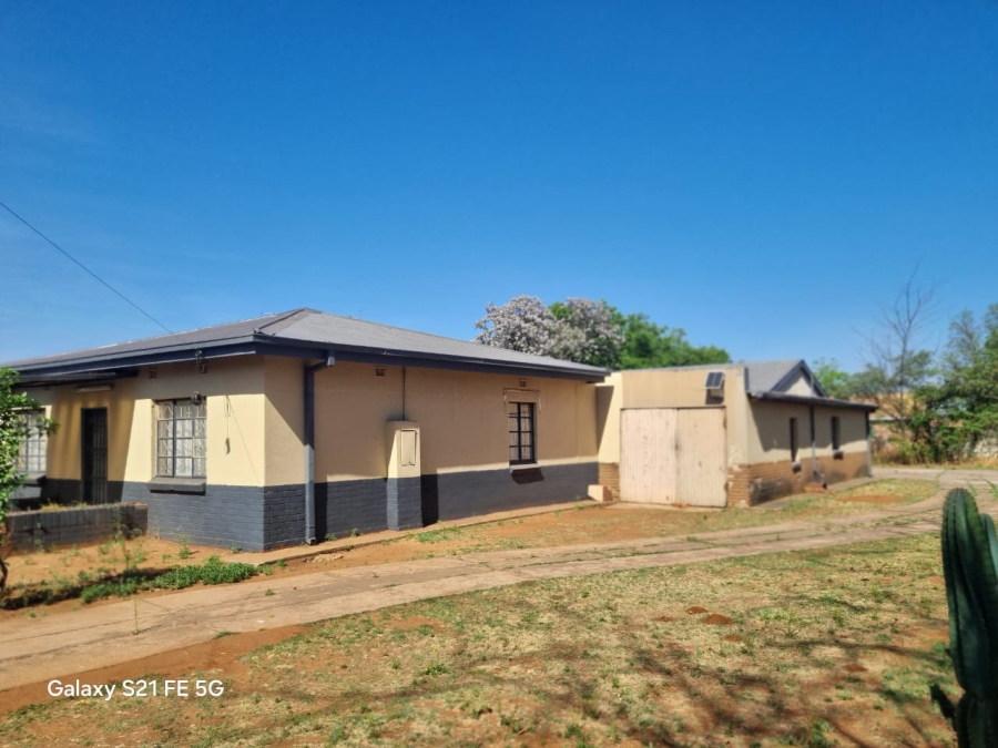 To Let 3 Bedroom Property for Rent in Kookrus Gauteng