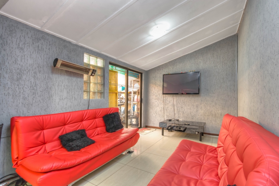 4 Bedroom Property for Sale in Lenasia Gauteng