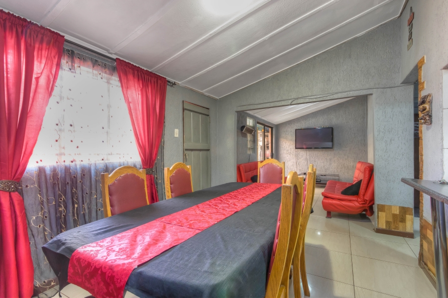 4 Bedroom Property for Sale in Lenasia Gauteng