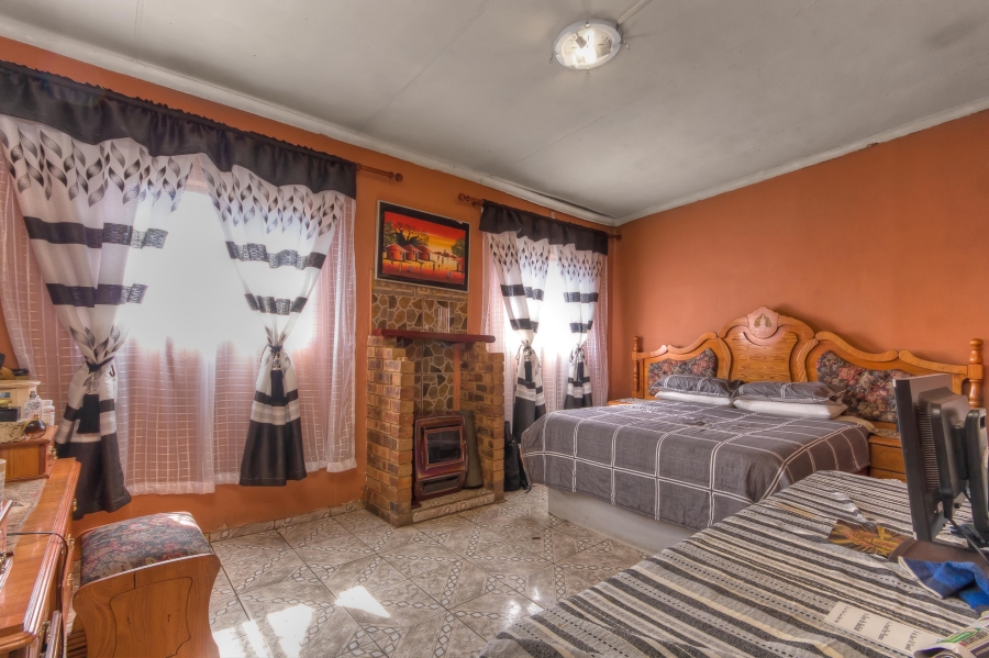 4 Bedroom Property for Sale in Lenasia Gauteng