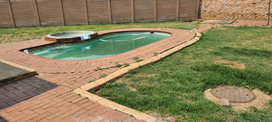 3 Bedroom Property for Sale in Ferryvale Gauteng