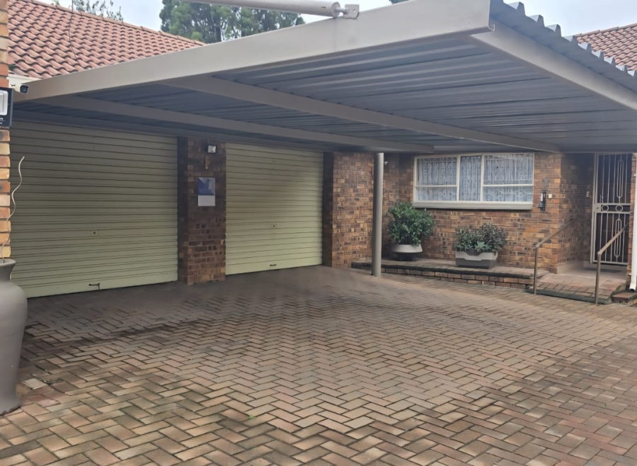 2 Bedroom Property for Sale in Dunnottar Gauteng