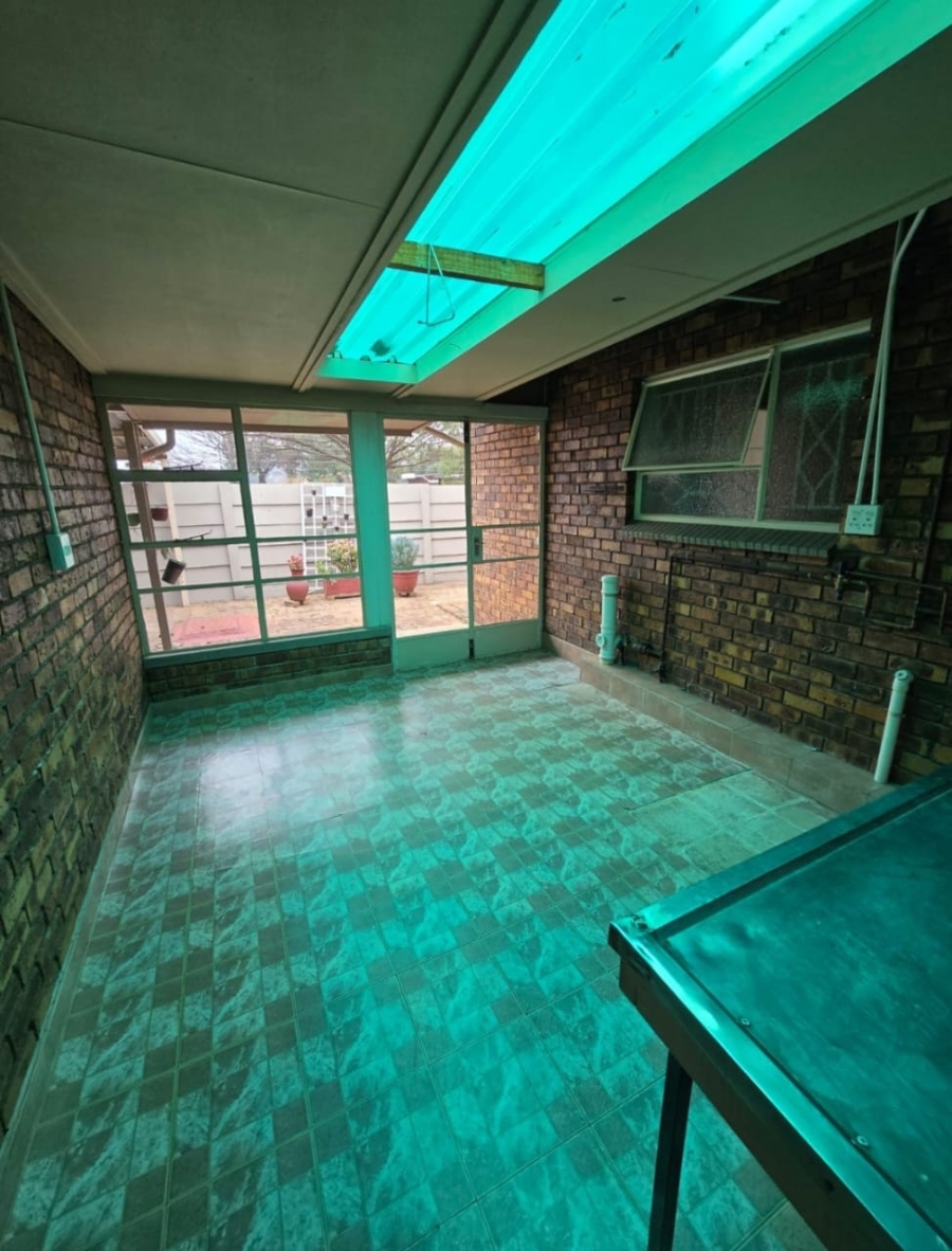 2 Bedroom Property for Sale in Dunnottar Gauteng