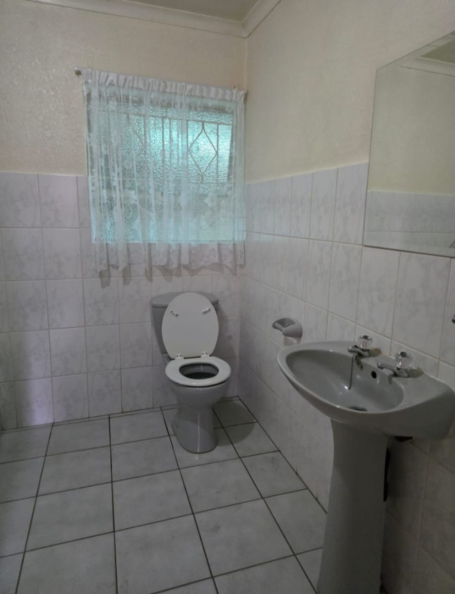 2 Bedroom Property for Sale in Dunnottar Gauteng