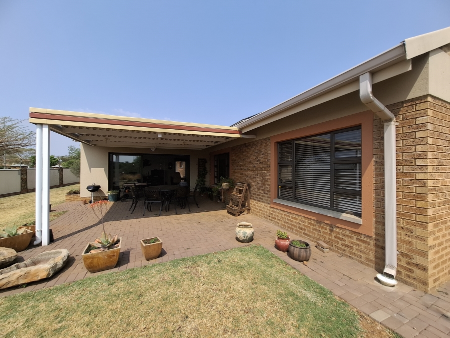3 Bedroom Property for Sale in The Retreat Gauteng