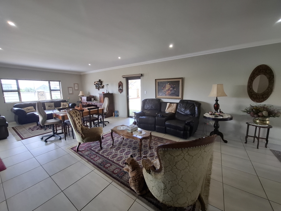 3 Bedroom Property for Sale in The Retreat Gauteng
