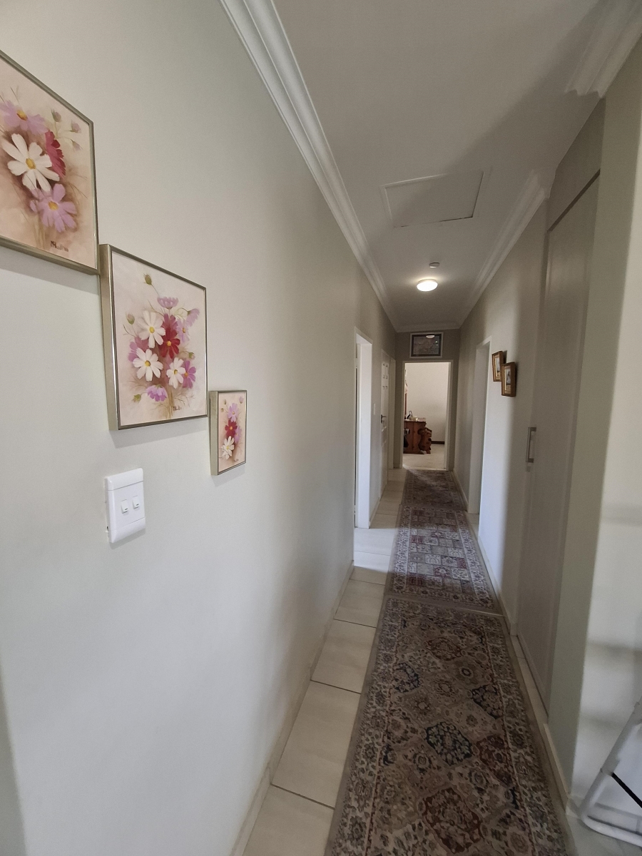 3 Bedroom Property for Sale in The Retreat Gauteng