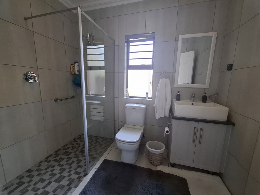 3 Bedroom Property for Sale in The Retreat Gauteng
