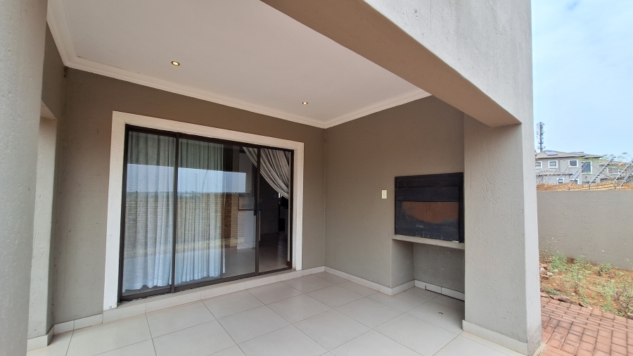 3 Bedroom Property for Sale in Thatchfield Estate Gauteng