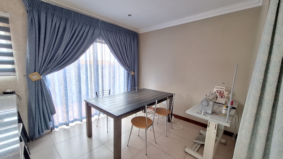 3 Bedroom Property for Sale in Thatchfield Estate Gauteng
