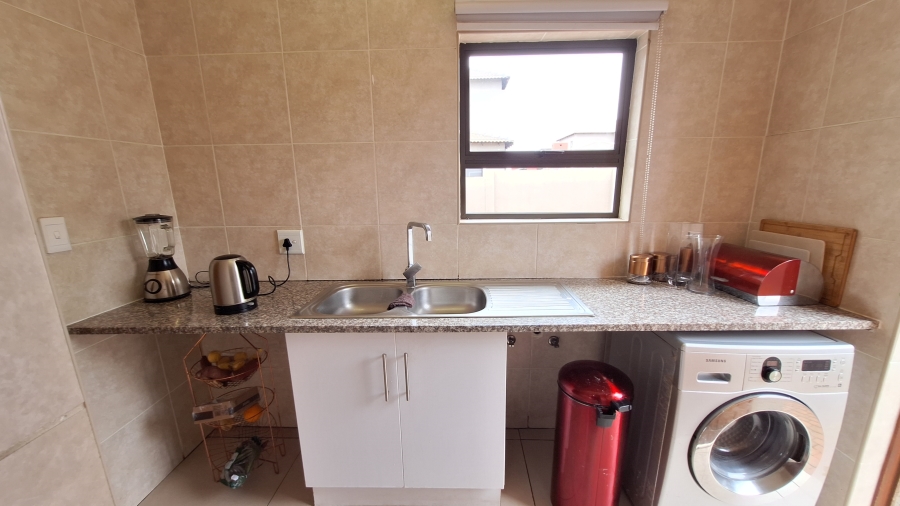 3 Bedroom Property for Sale in Thatchfield Estate Gauteng