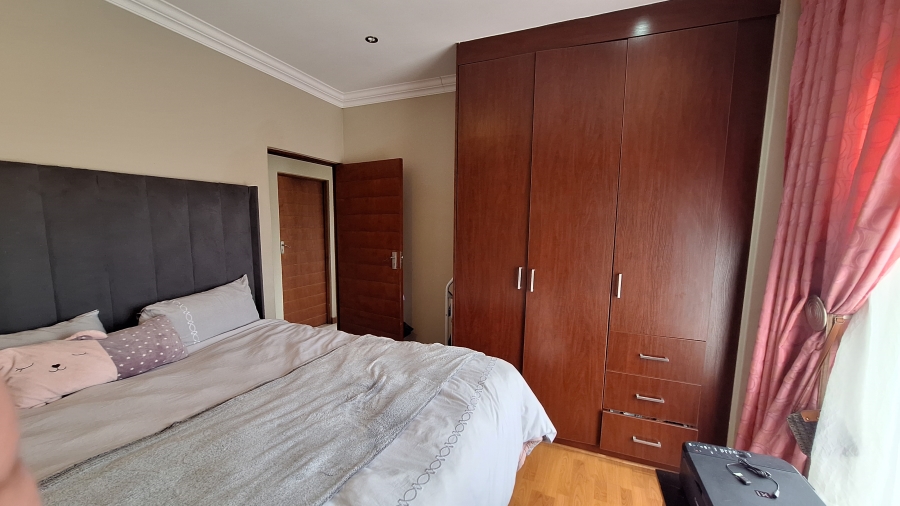 3 Bedroom Property for Sale in Thatchfield Estate Gauteng