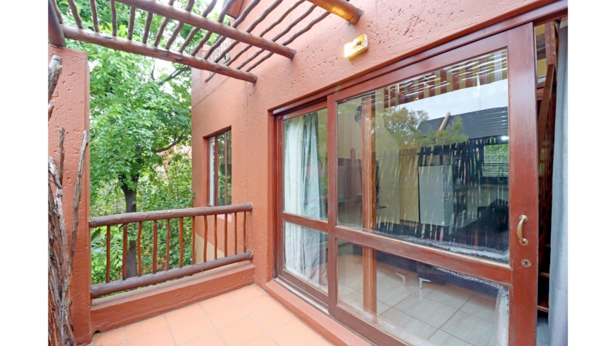 1 Bedroom Property for Sale in Magaliessig Gauteng
