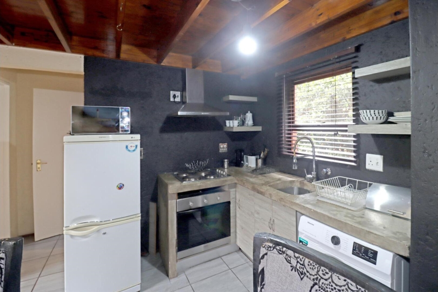 1 Bedroom Property for Sale in Magaliessig Gauteng