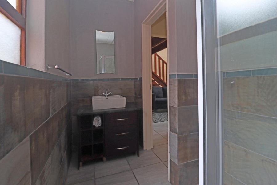 1 Bedroom Property for Sale in Magaliessig Gauteng