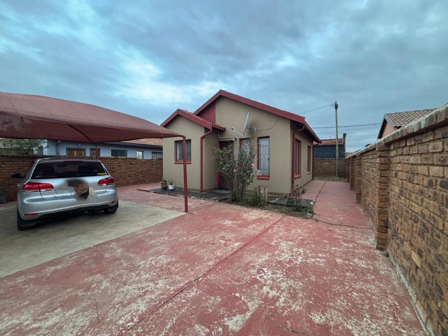 2 Bedroom Property for Sale in Mahube Valley Gauteng