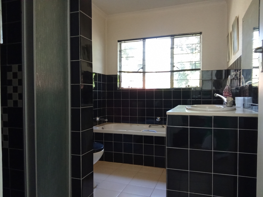 4 Bedroom Property for Sale in Florida Glen Gauteng