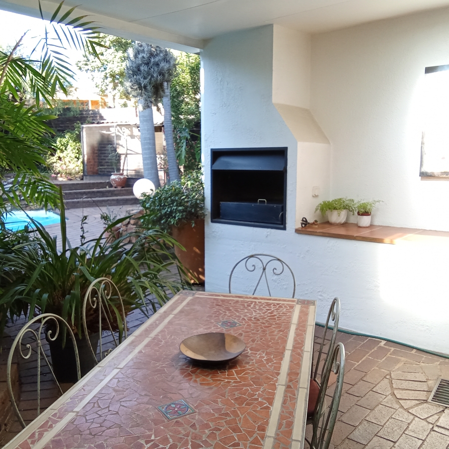4 Bedroom Property for Sale in Florida Glen Gauteng
