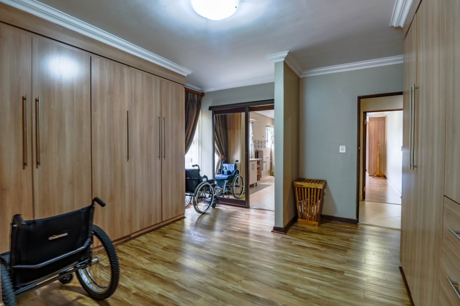 4 Bedroom Property for Sale in The Wilds Gauteng