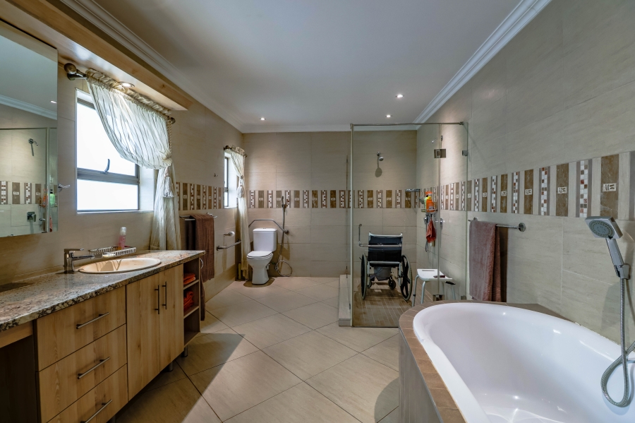 4 Bedroom Property for Sale in The Wilds Gauteng